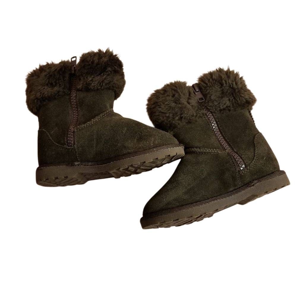 Suede boots 8